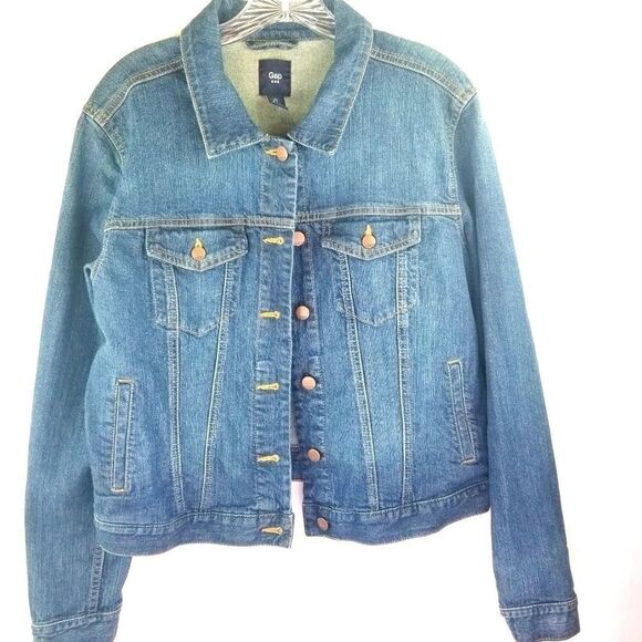 GAP Jackets & Blazers - GAP JEAN JACKET. Size L.